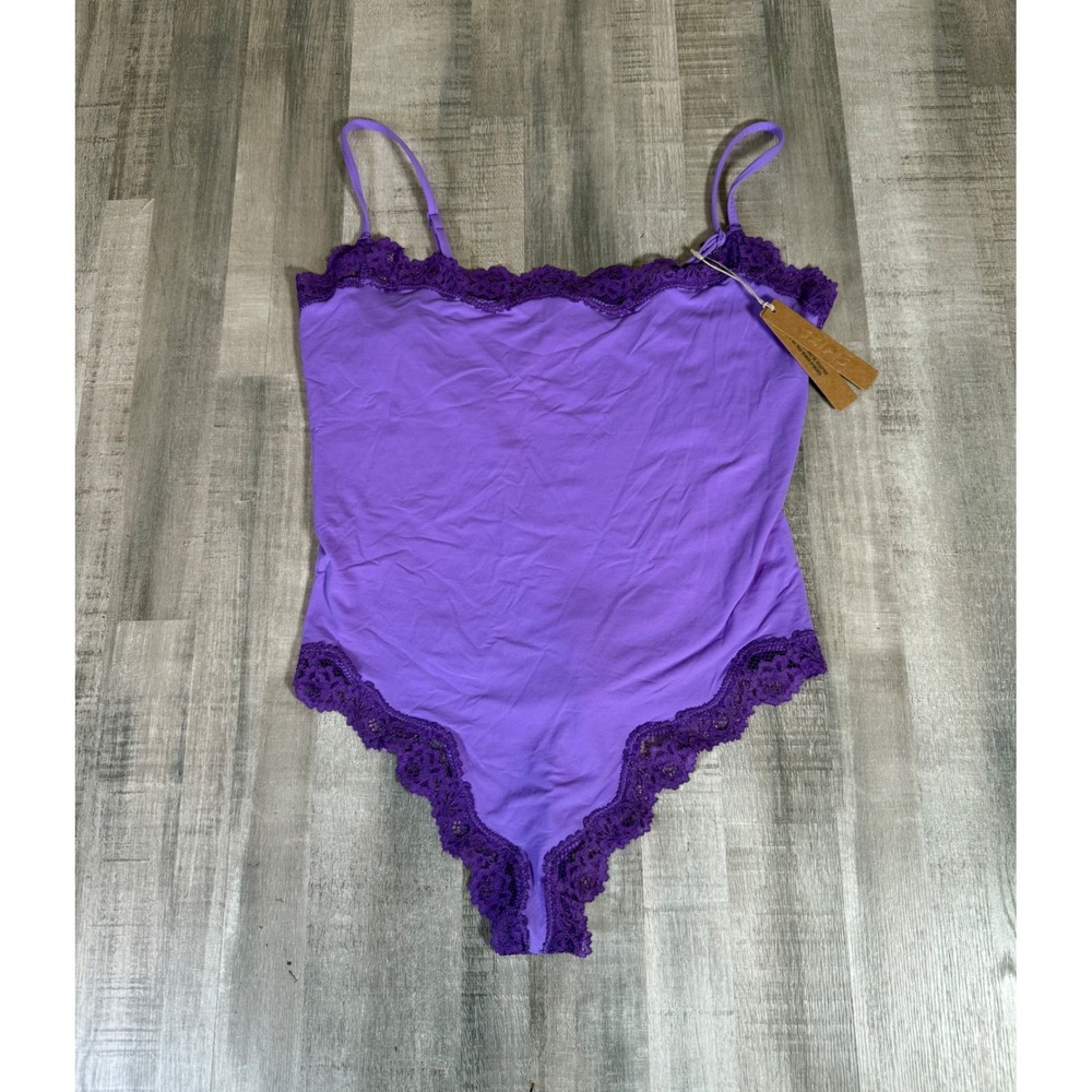 SKIMS Fits Everybody Lace Cami Bodysuit Ultra Violet Multi Purple L